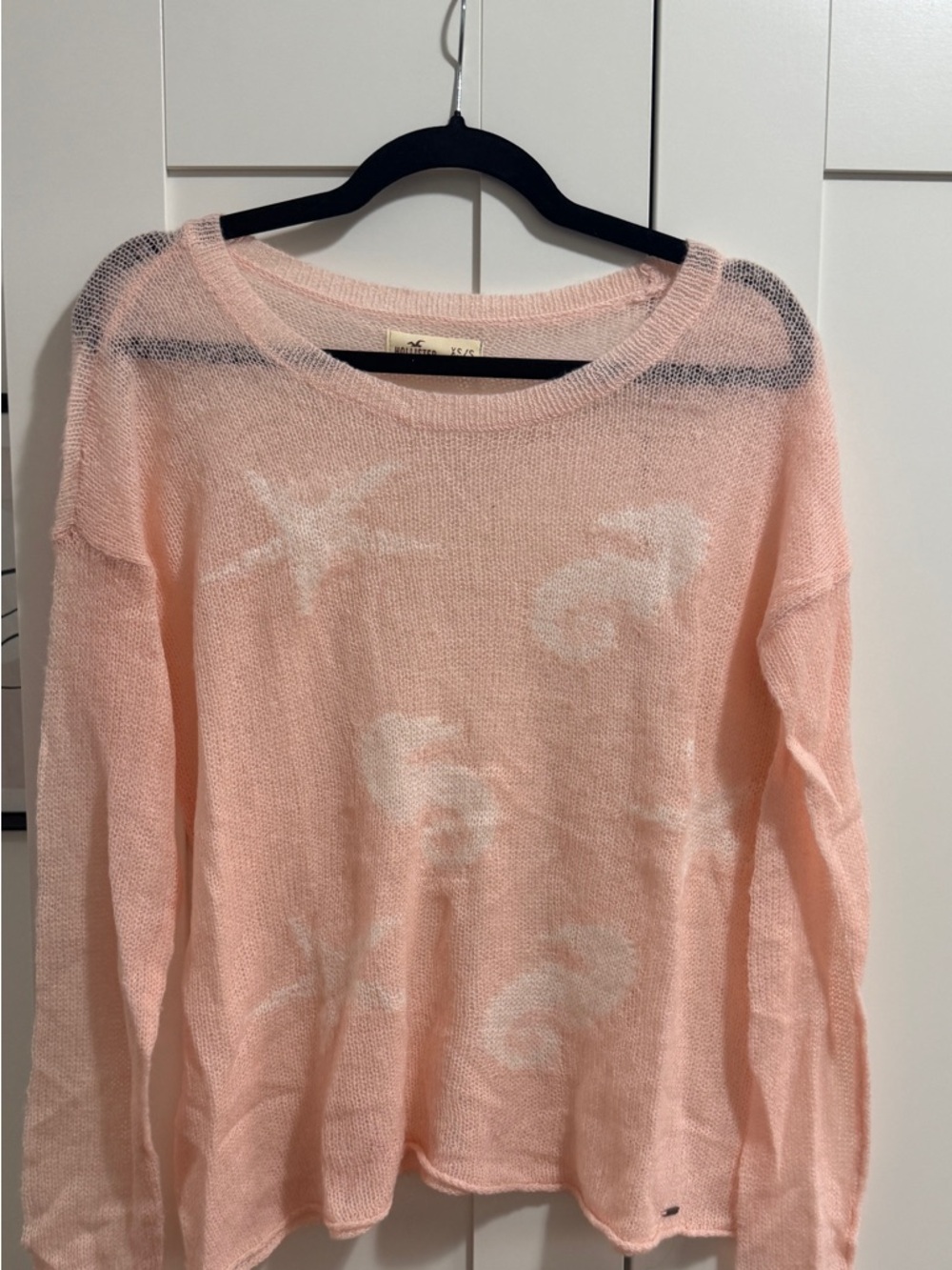 Hollister Women's Lightweight Pink Star & Shell Knit Sweater